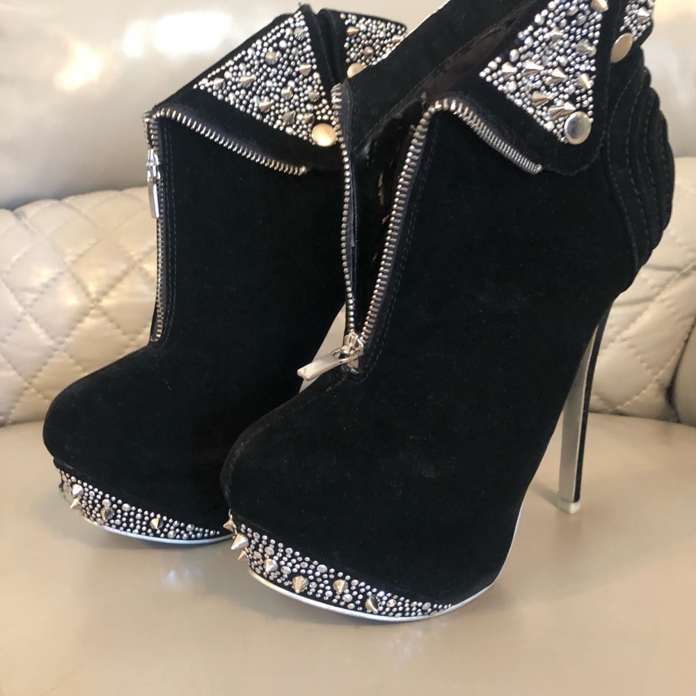 Alba Booties - Picture 3 of 6
